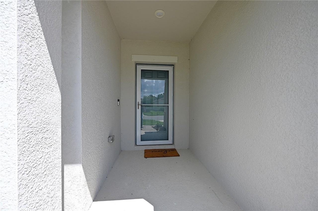 2028 Rosewood Cir - Photo 3 of 48