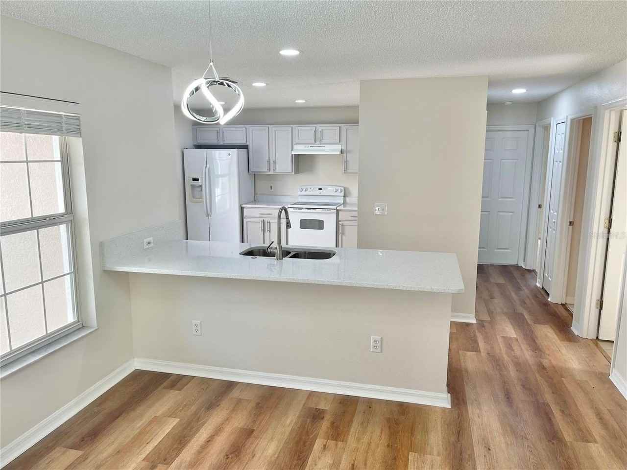 1627 Sherbourne St - Photo 5 of 28