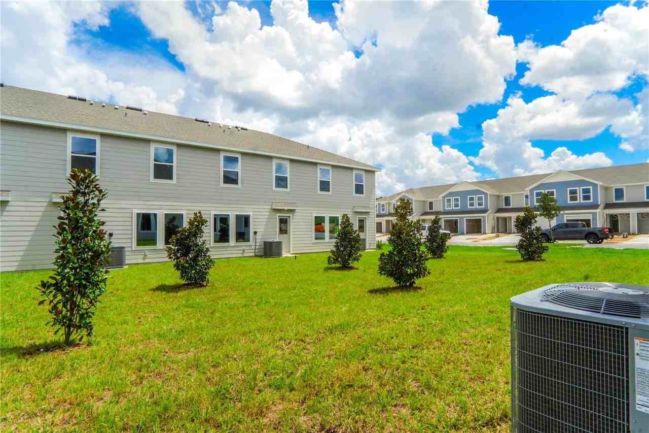 1566 Plank Pl - Photo 4 of 43