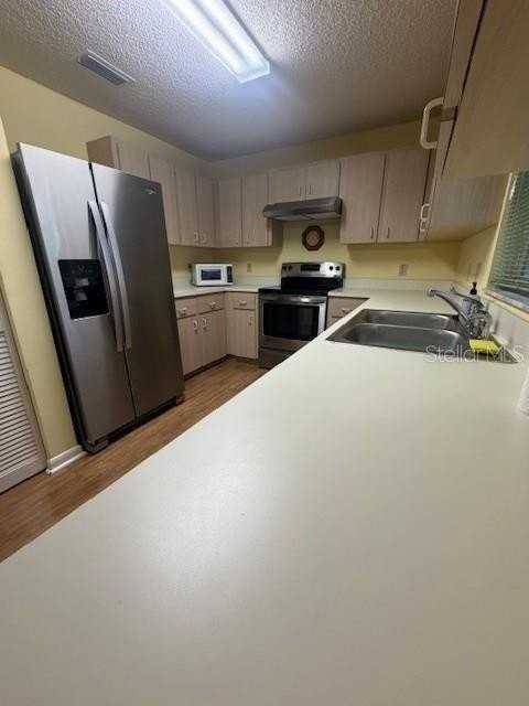 9728 Sw 94th Ave #C - Photo 7 of 18