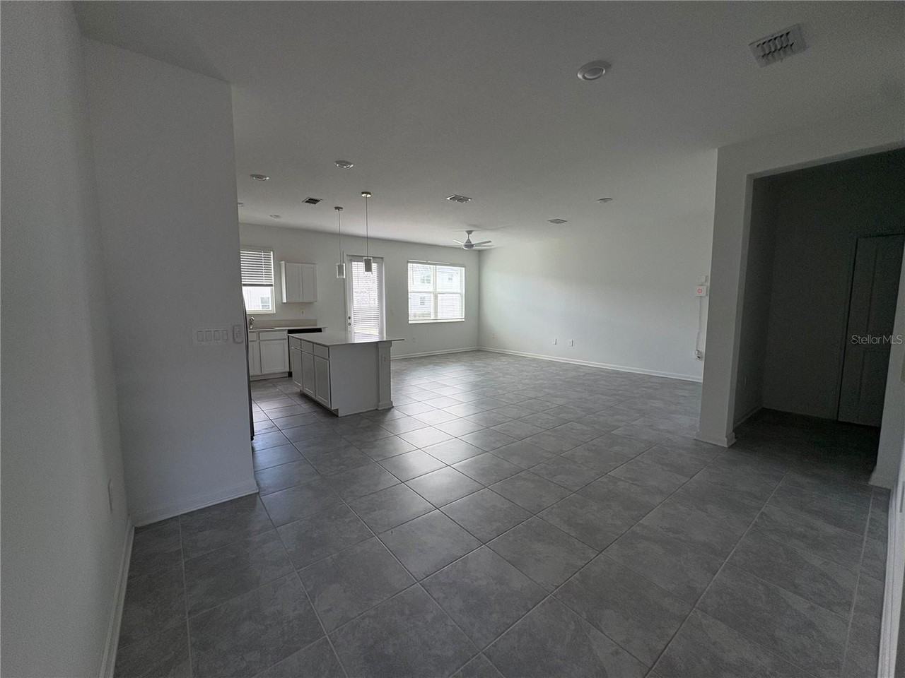 281 Bogey Dr - Photo 3 of 21
