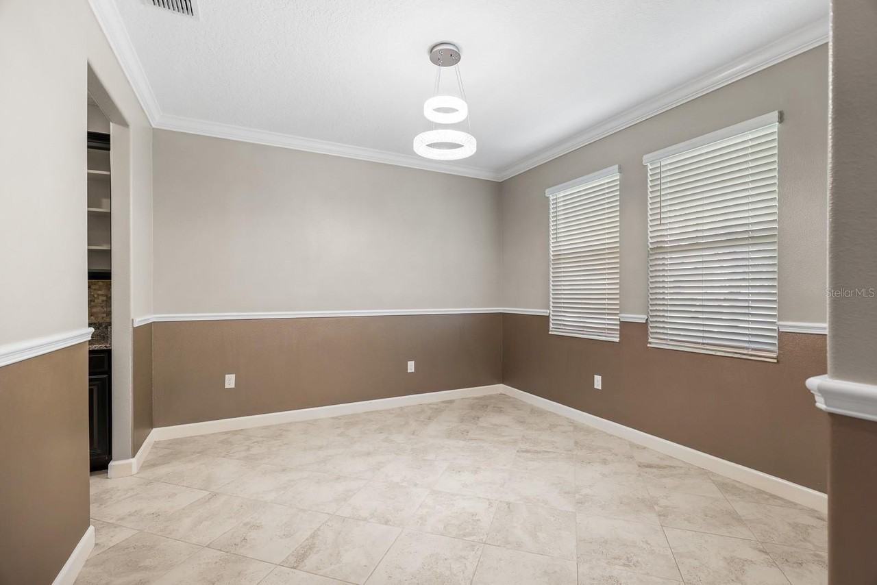9650 Ivory Dr - Photo 4 of 38