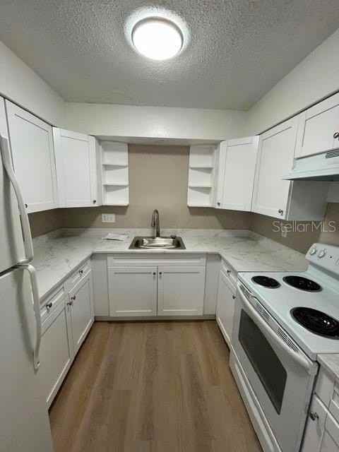 2407 Idlewild St - Photo 2 of 10