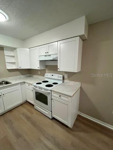 2407 Idlewild St - Photo 4 of 10