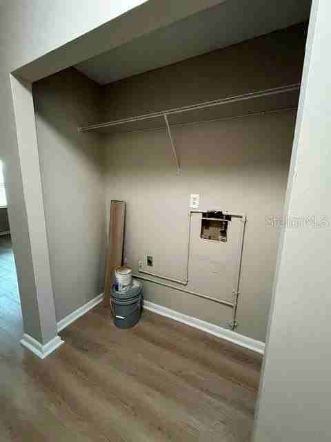 2407 Idlewild St - Photo 7 of 10
