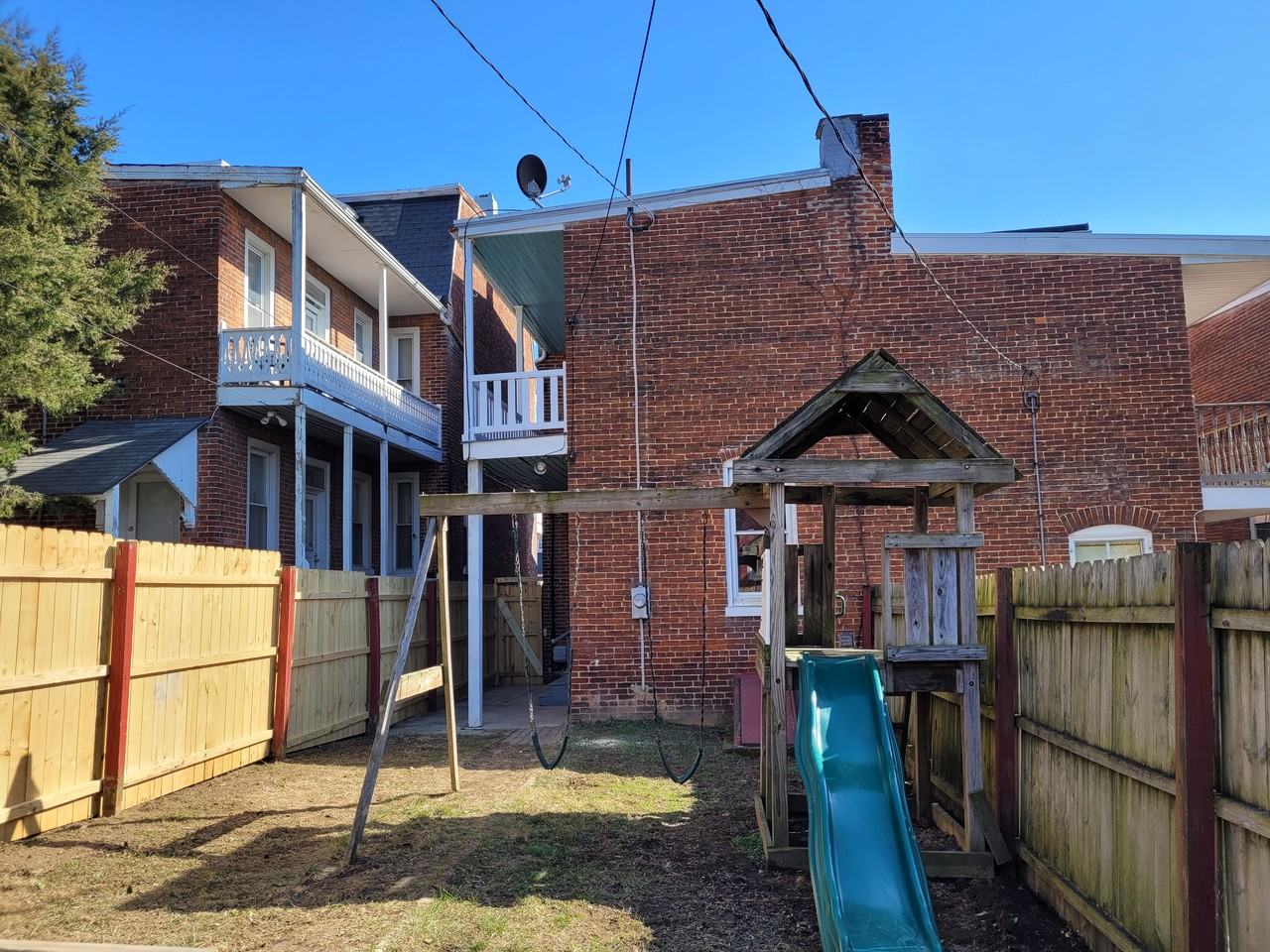 425 Park Street - Photo 3 of 21