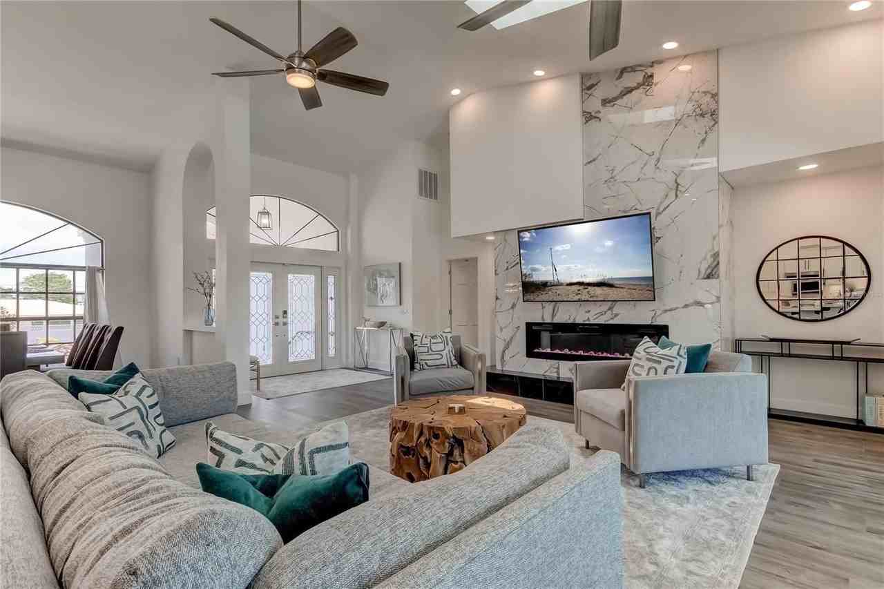 112 Leeward Is - Photo 3 of 16