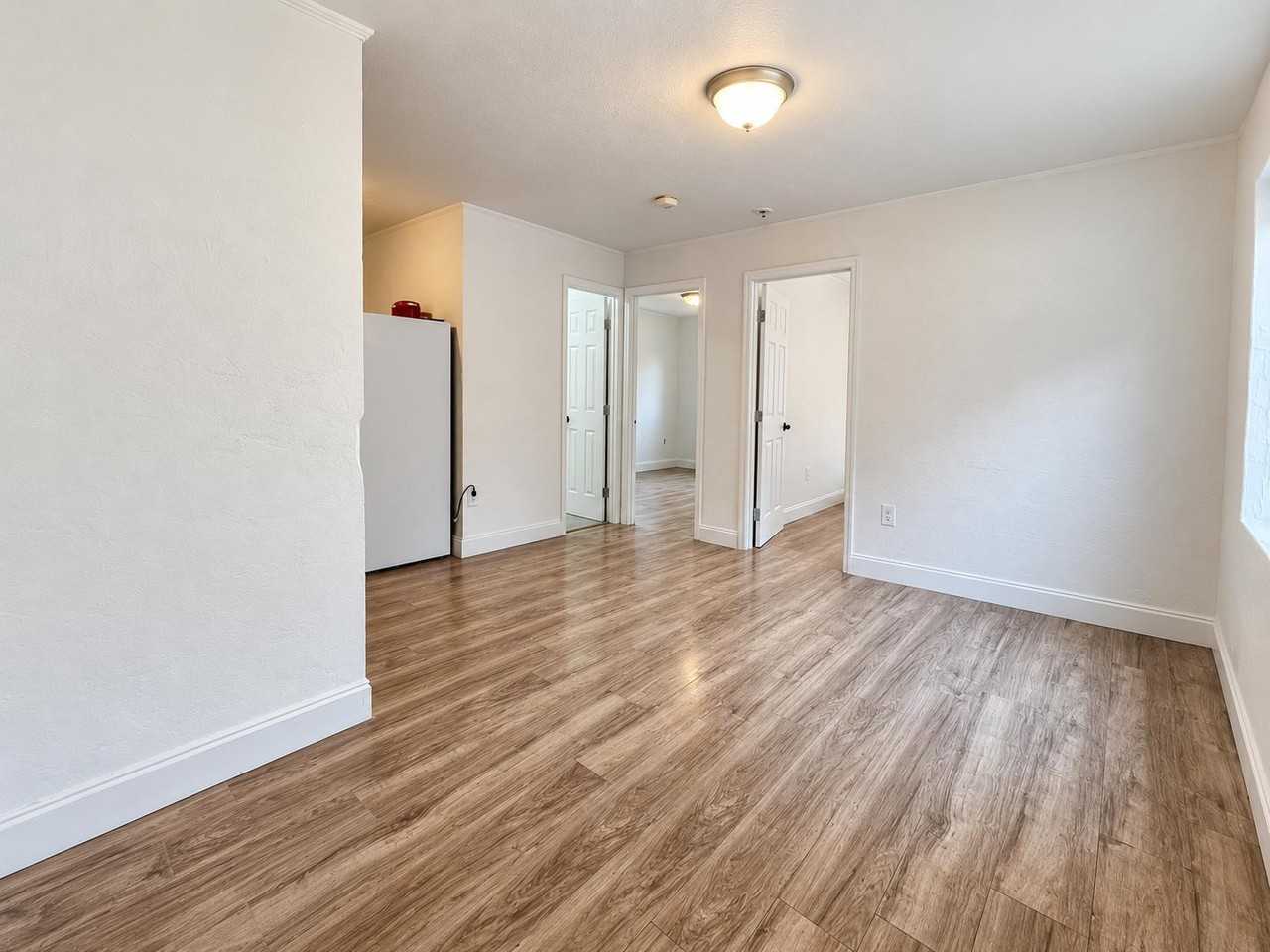 Nw 12th St - Photo 3 of 8