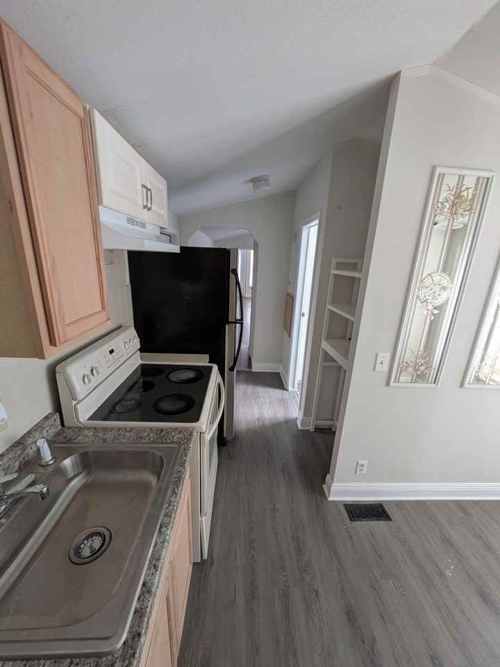 Silver Shores Ln - Photo 5 of 11