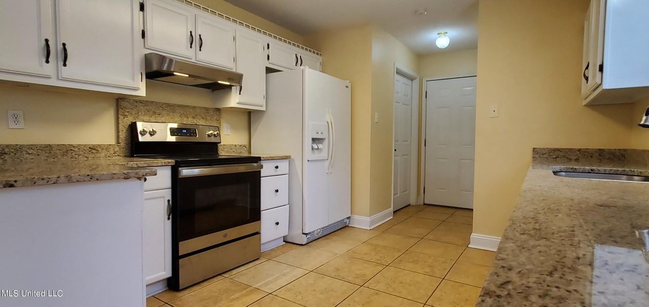 1711 S 2nd St - Photo 5 of 12