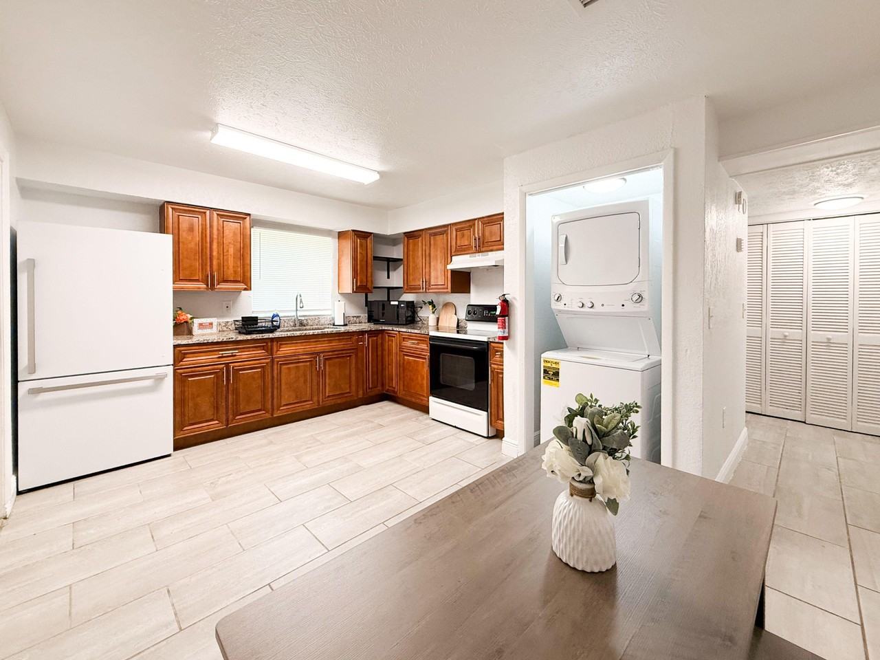 E Poinsettia Ave - Photo 5 of 11