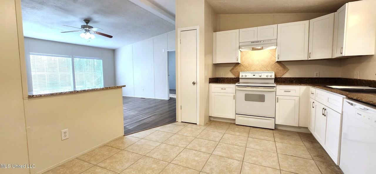 2820 N 19th St - Photo 5 of 12