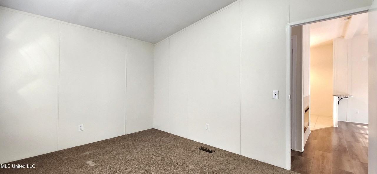 2820 N 19th St - Photo 6 of 12