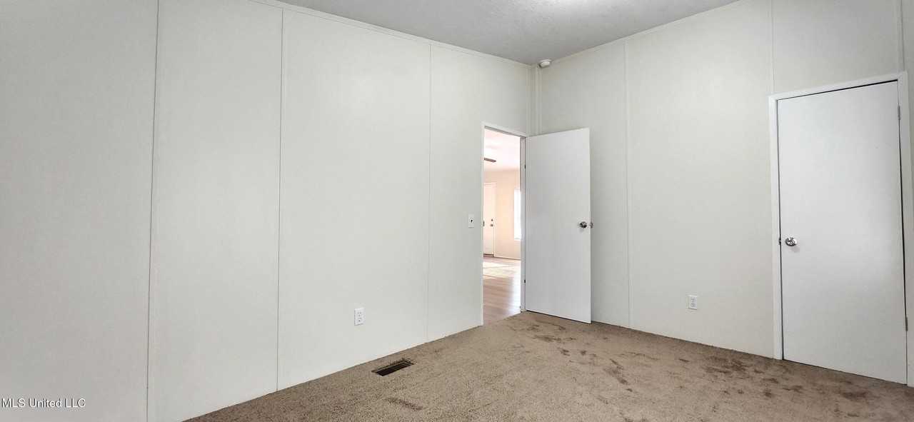 2820 N 19th St - Photo 7 of 12