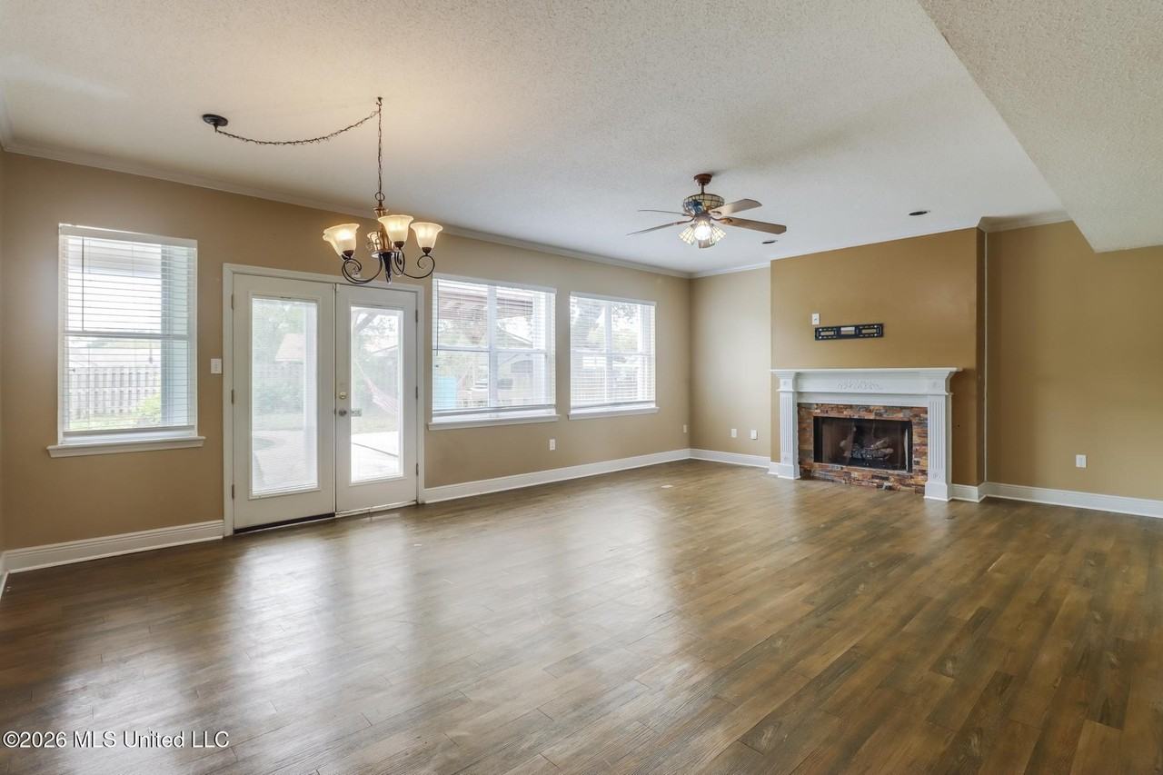 2073 Stone Bridge Dr - Photo 6 of 23