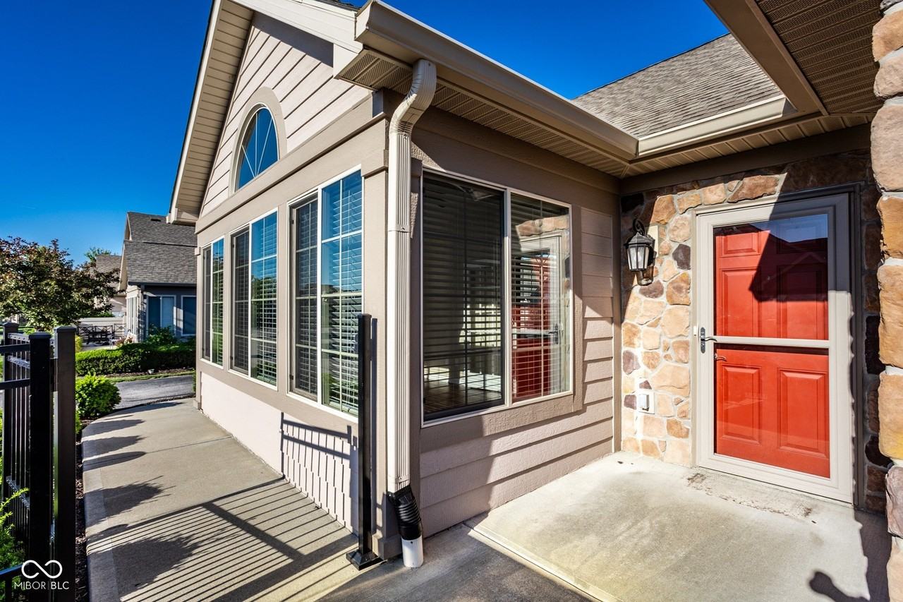 7910 King Post Dr - Photo 5 of 29