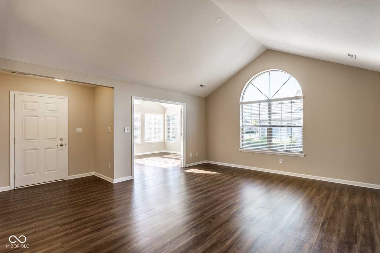 7910 King Post Dr - Photo 6 of 29