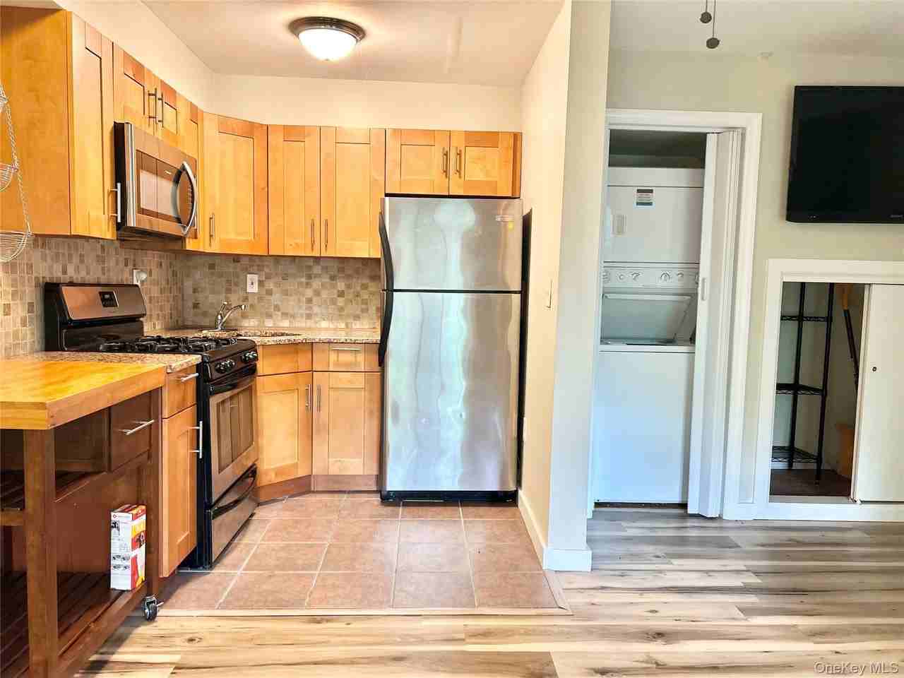 325 Mclean Ave #15 - Photo 3 of 7