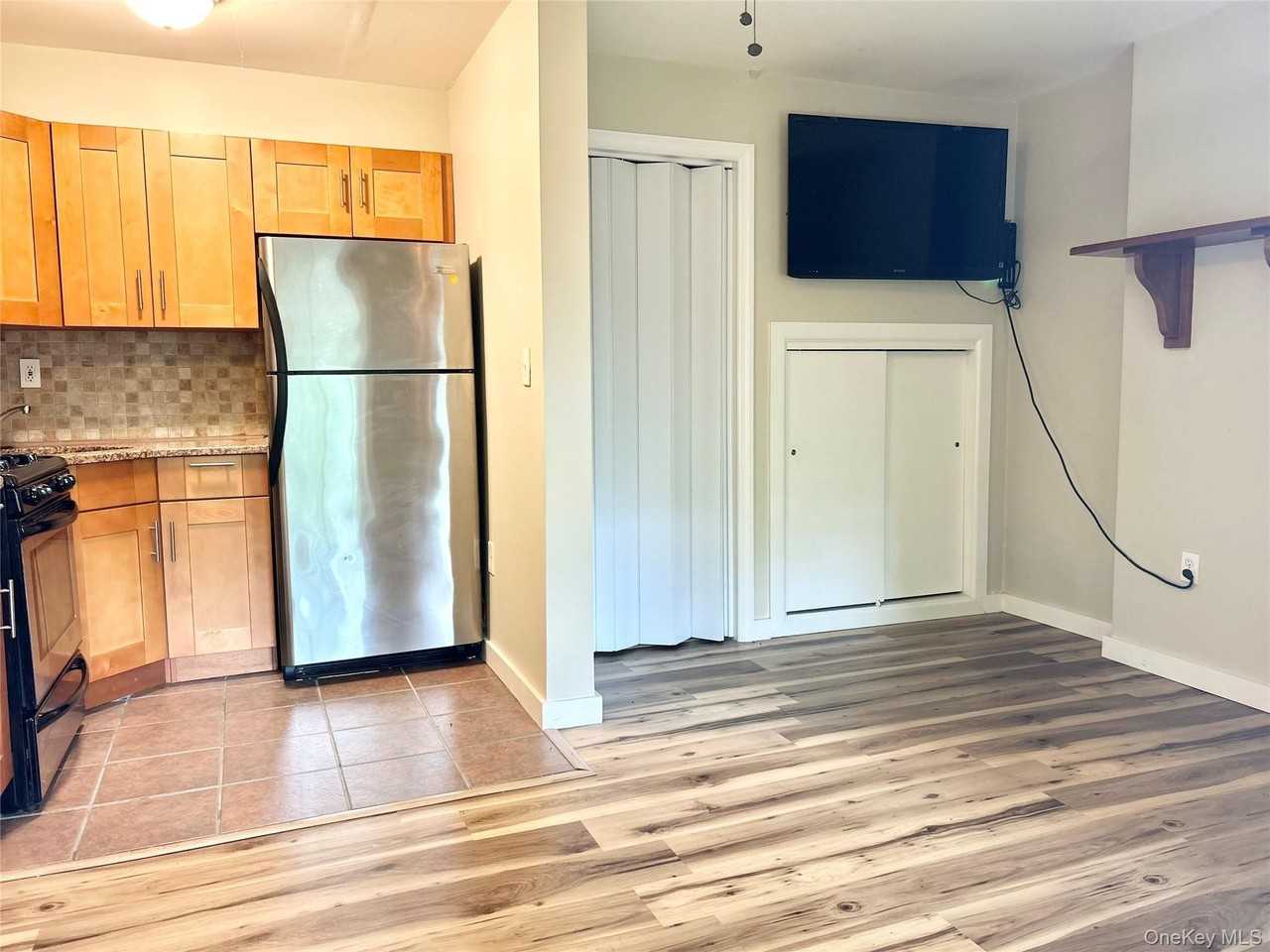 325 Mclean Ave #15 - Photo 4 of 7