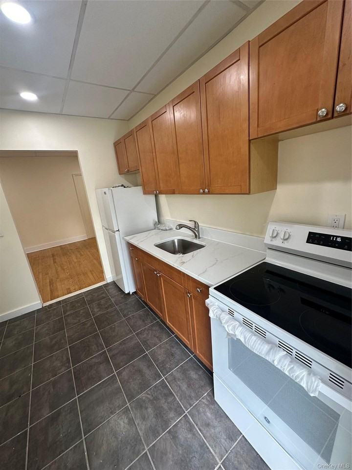 165 Larkfield Rd #5 - Photo 4 of 10