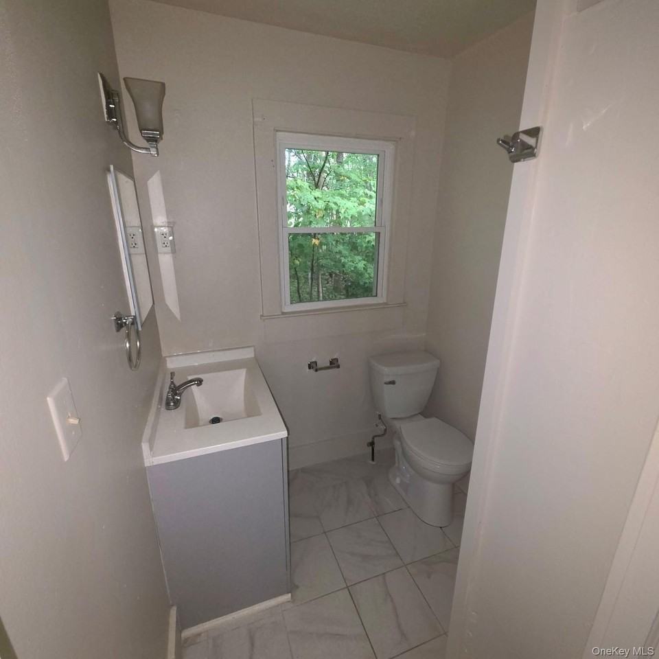 2 Storybrook Ln W - Photo 7 of 8
