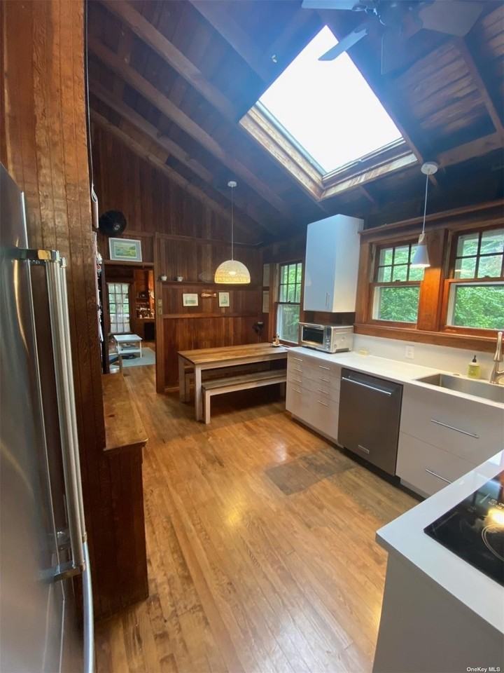 876 Evergreen Walk - Photo 4 of 12