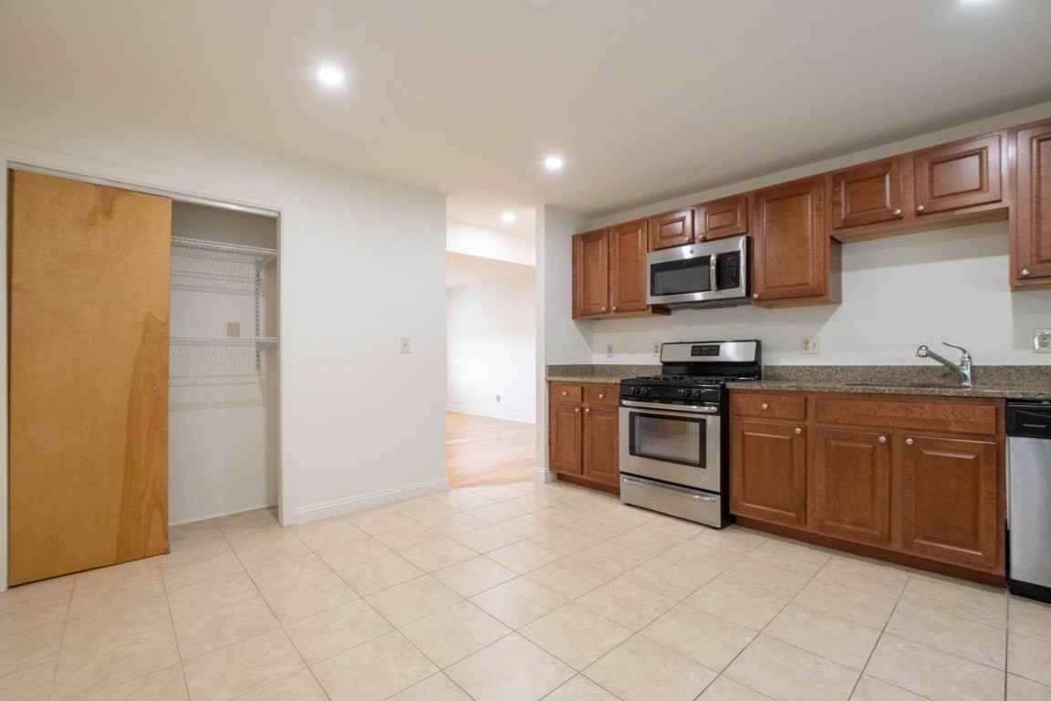 146 Willow St #21 - Photo 6 of 11
