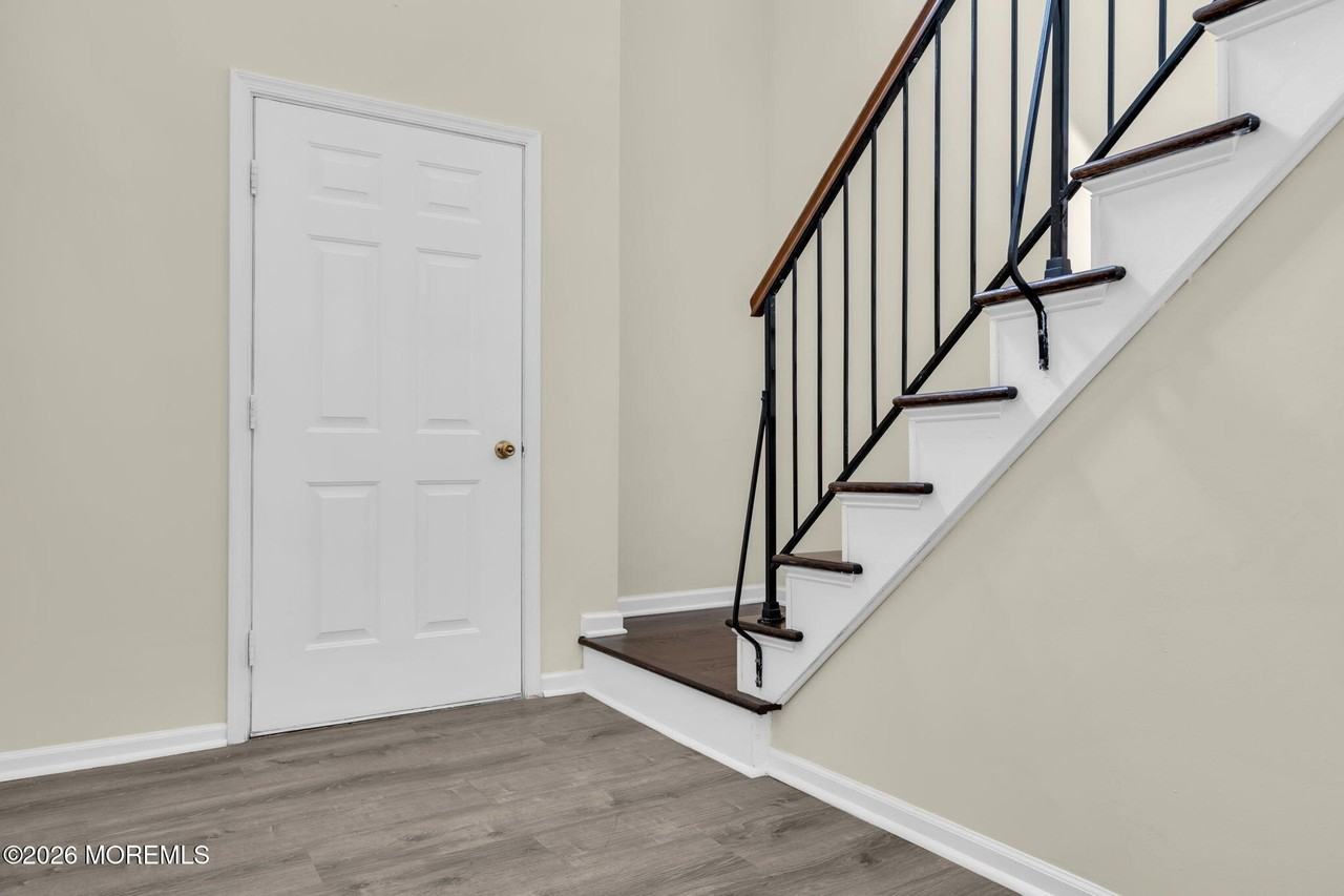 58 Vincent Ct - Photo 5 of 36