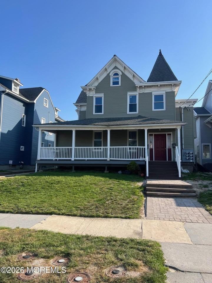 302 3rd Ave #2FR
