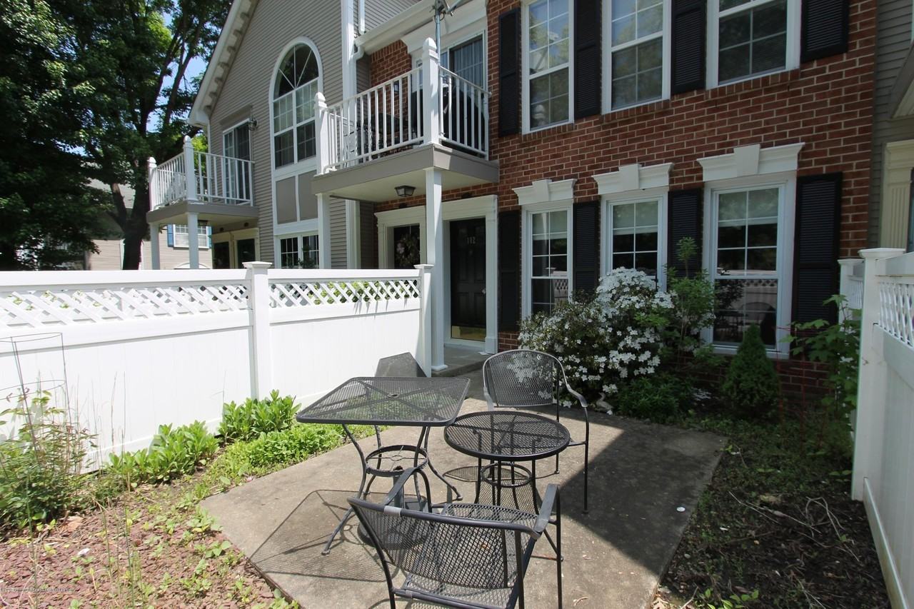 102 Secretariat Ct - Photo 2 of 20