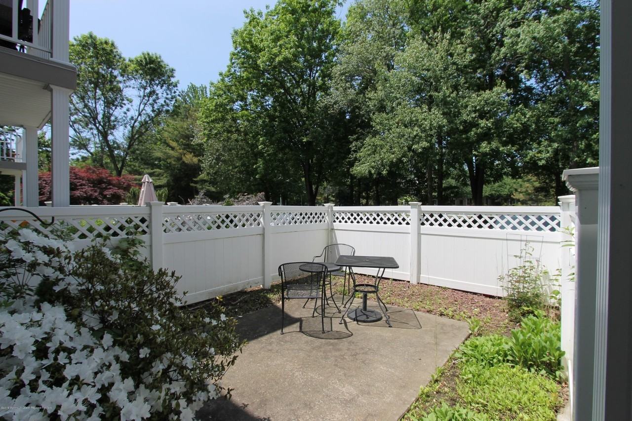 102 Secretariat Ct - Photo 3 of 20