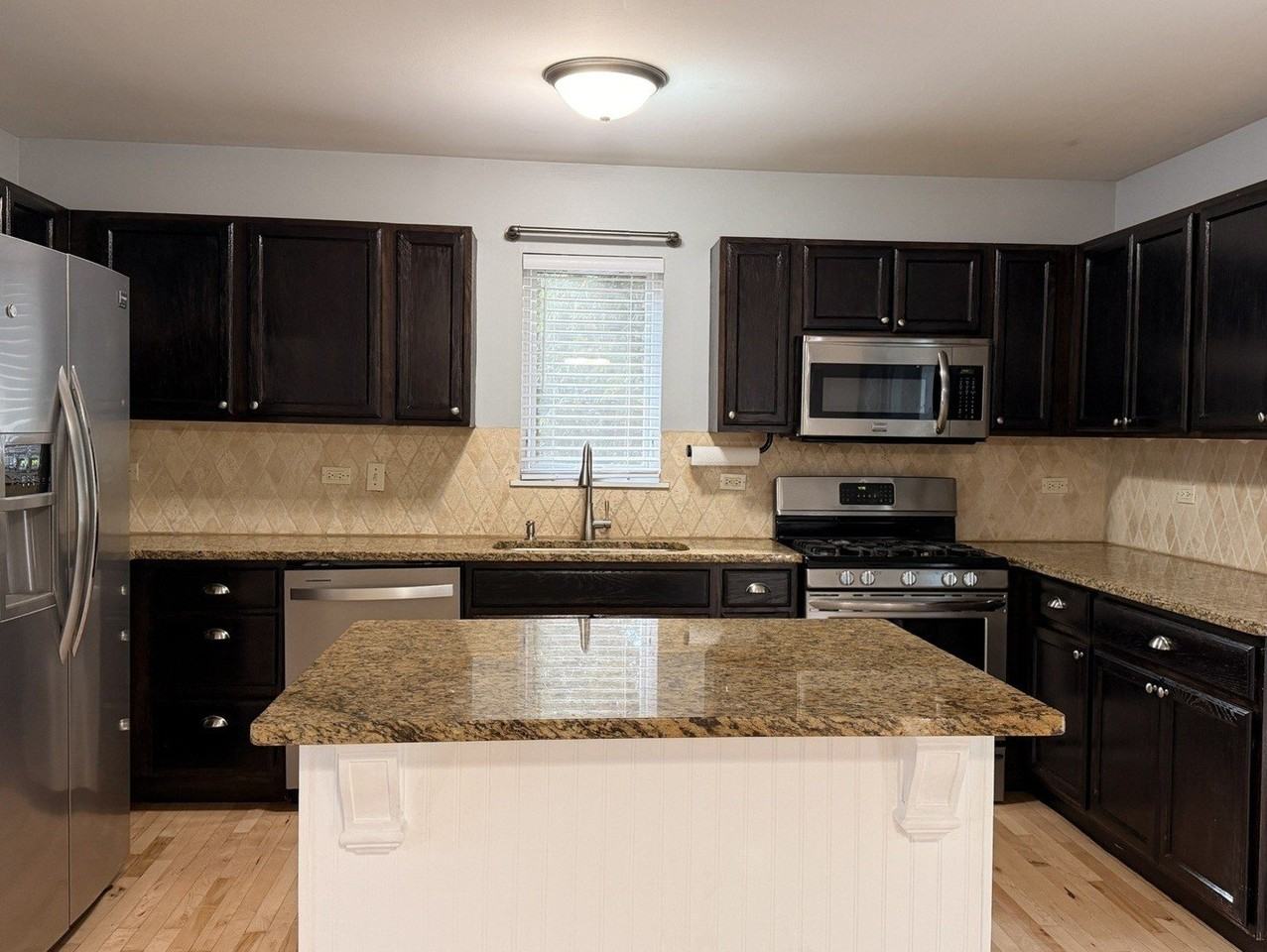 700 Woodbine Ln - Photo 4 of 22