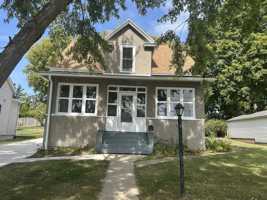 featured image of 2209 1st St