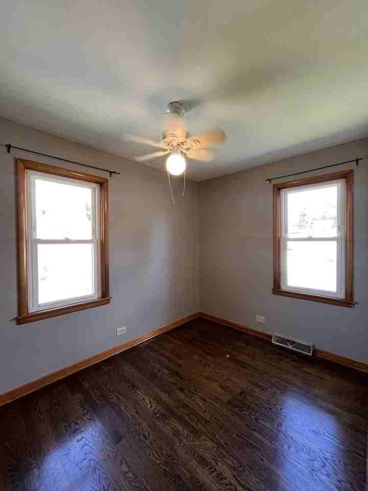 2714 W 97th St - Photo 5 of 8