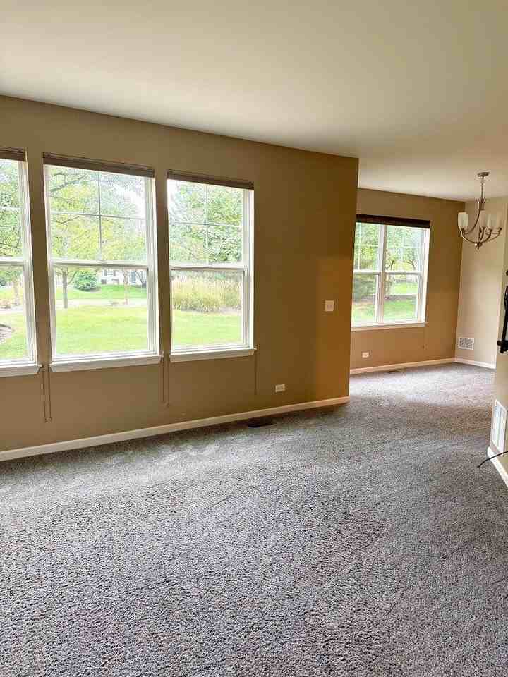 1282 Newport Cir - Photo 4 of 22