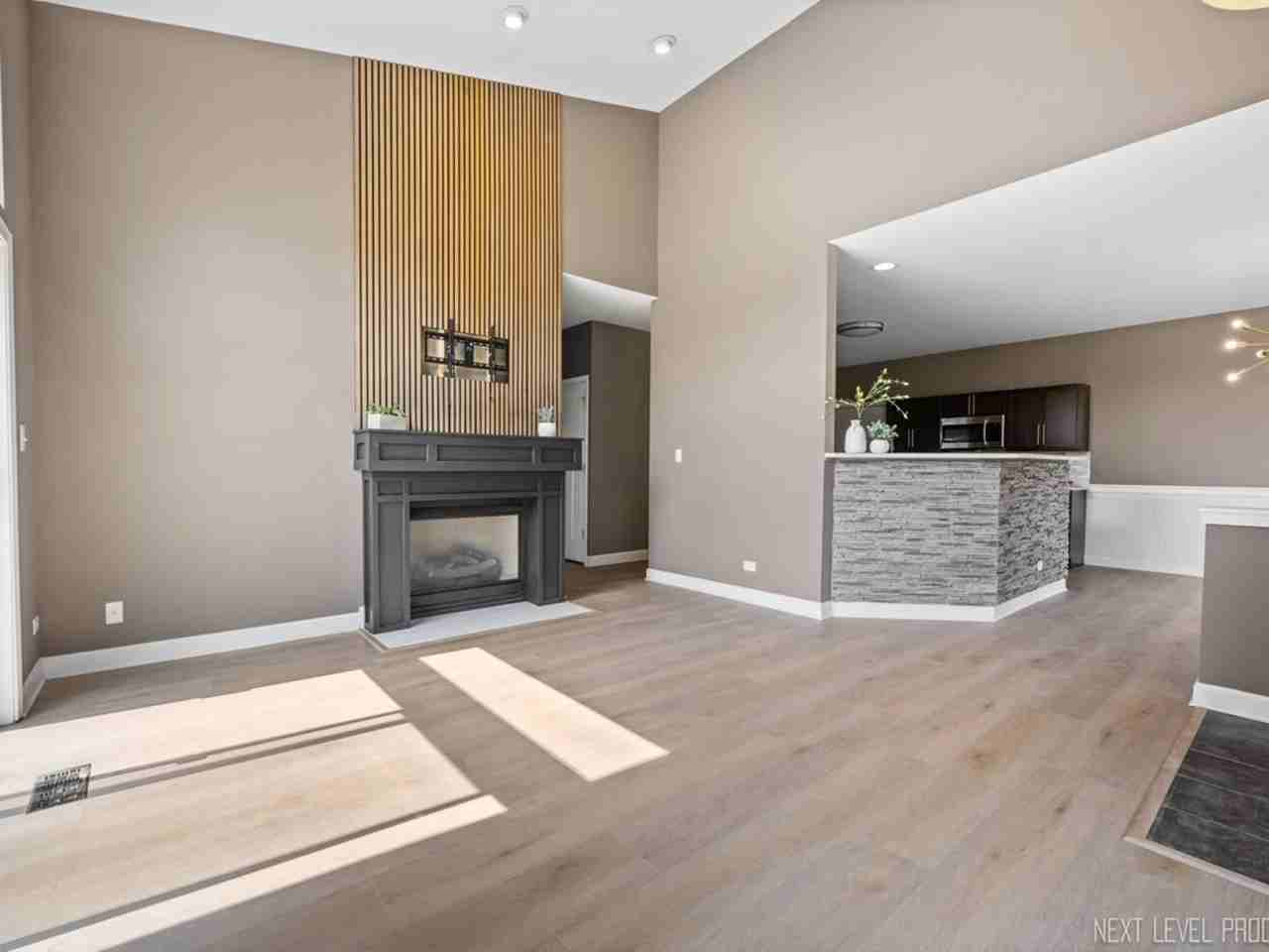 819 Asbury Dr - Photo 4 of 16