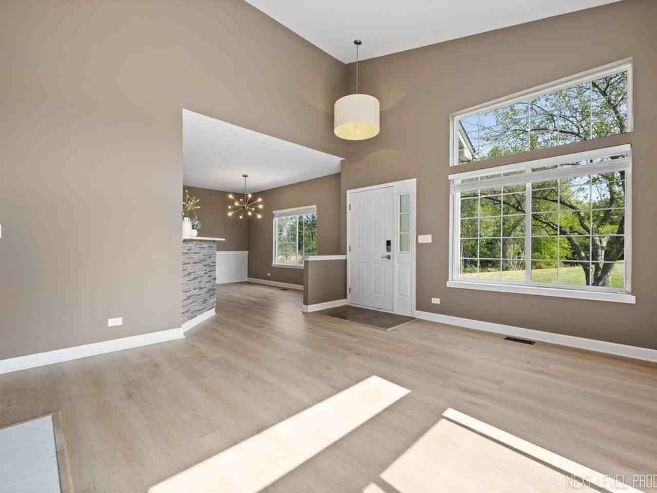 819 Asbury Dr - Photo 5 of 16
