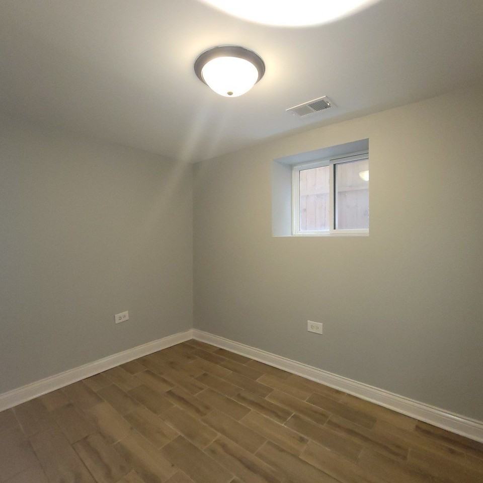 1916 S Harding Ave #1 - Photo 5 of 7