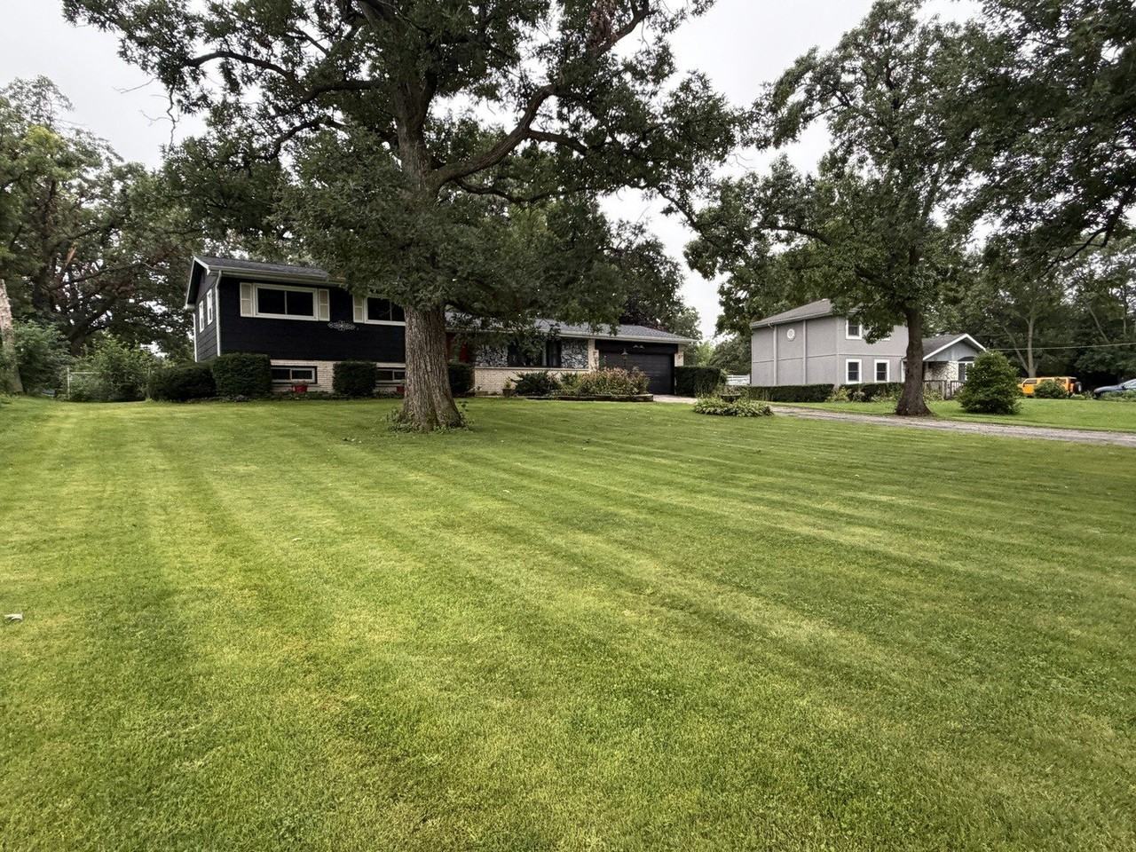 12838 Artesian St - Photo 3 of 7