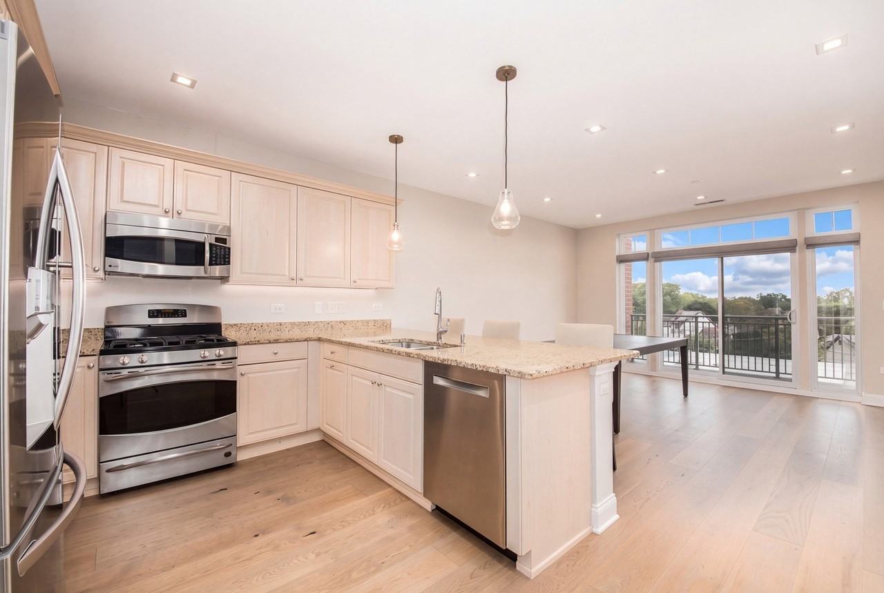 120 N Northwest Hwy #405 - Photo 3 of 21