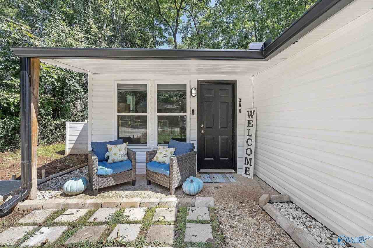 306 Treymore Ave Nw - Photo 2 of 22