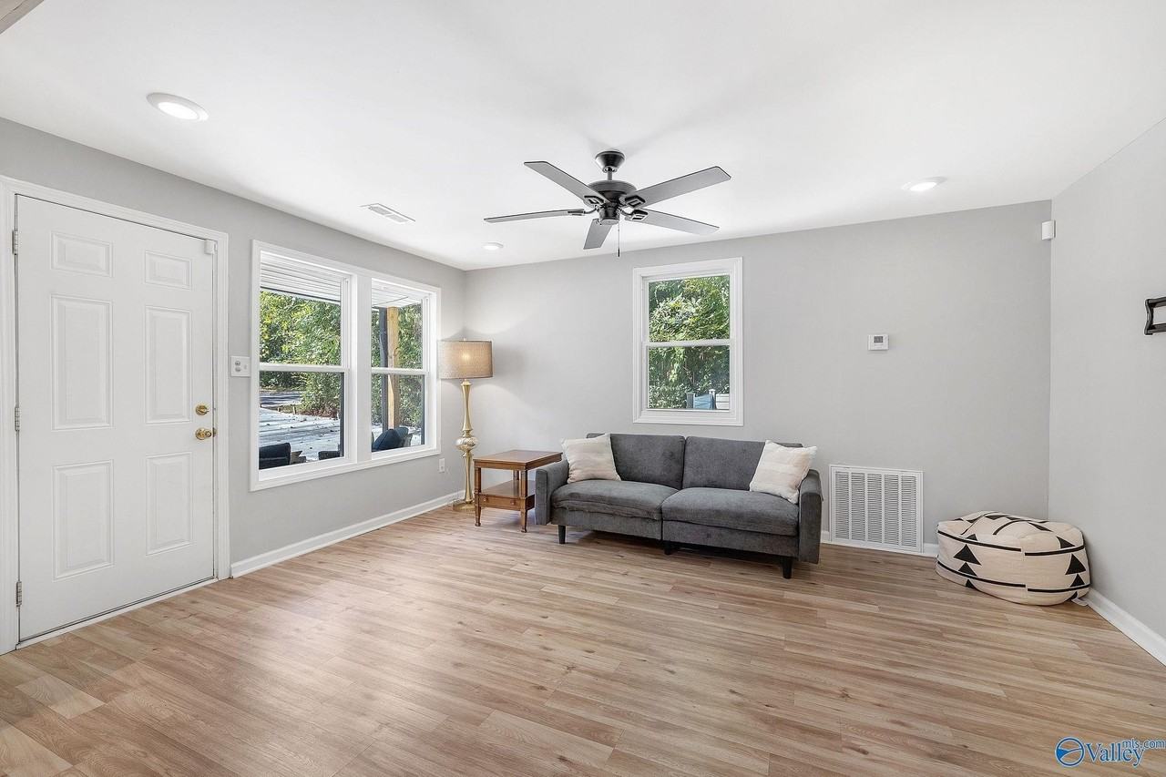 306 Treymore Ave Nw - Photo 4 of 22
