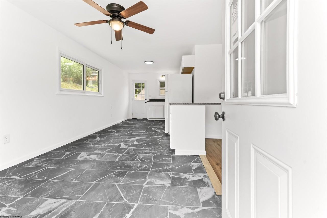 2334 School House Rd - Photo 5 of 22