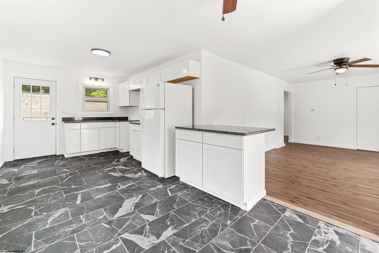 2334 School House Rd - Photo 6 of 22