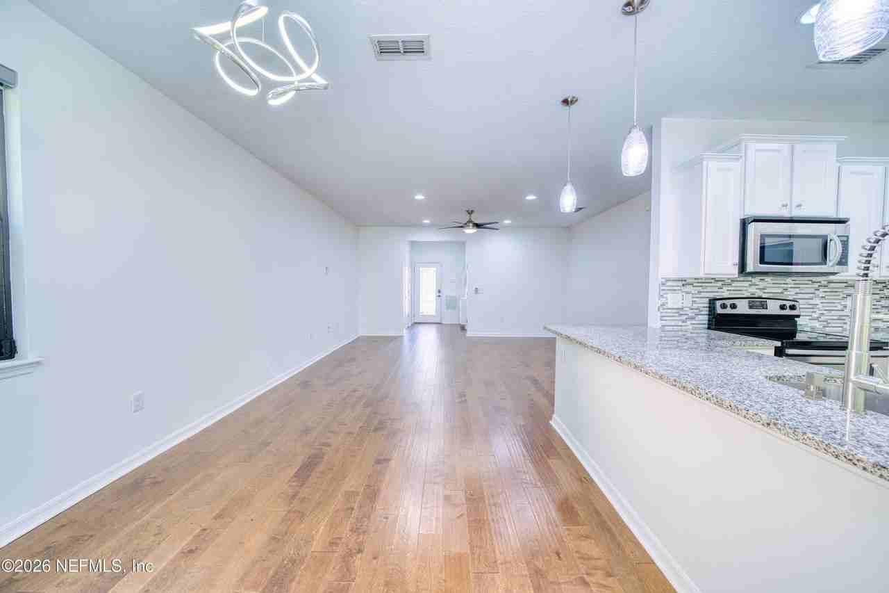 7019 Coldwater Dr - Photo 6 of 46