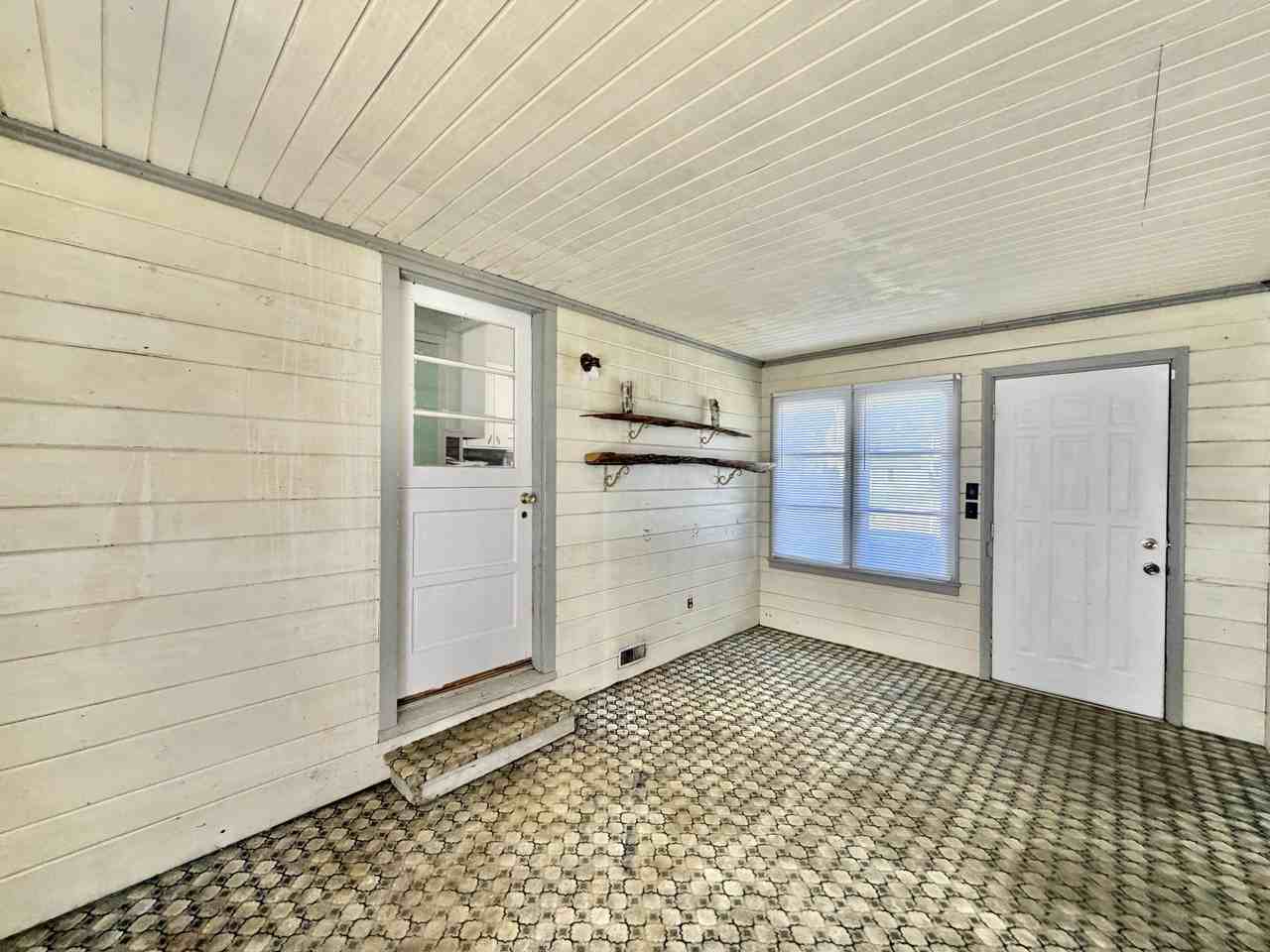 760 Brooks St #1 - Photo 4 of 25