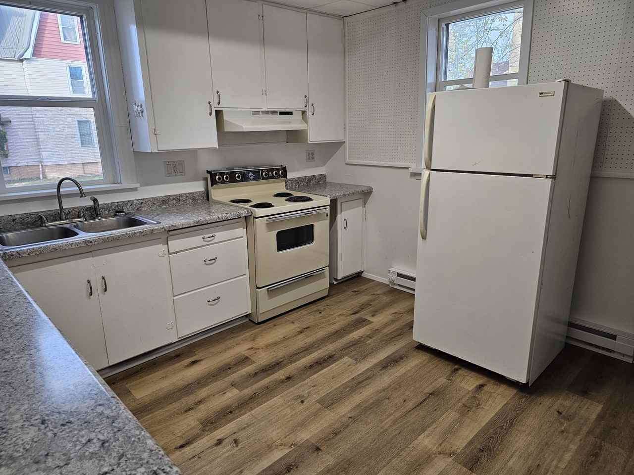 105 N 6th Ave #1 - Photo 2 of 10