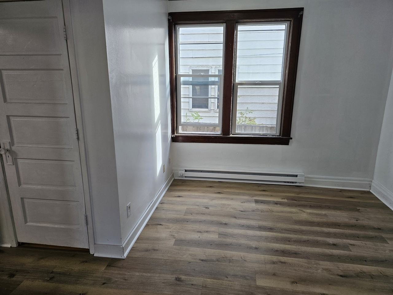 105 N 6th Ave #1 - Photo 4 of 10