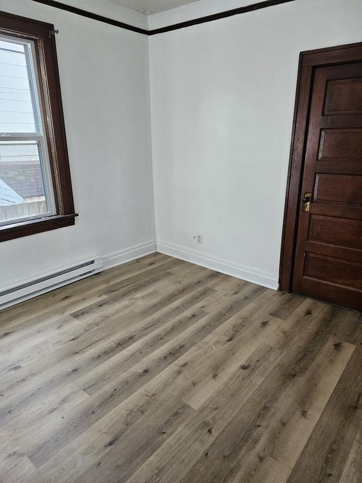 105 N 6th Ave #1 - Photo 5 of 10