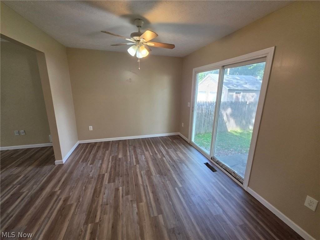 370 Concord Ave - Photo 4 of 13